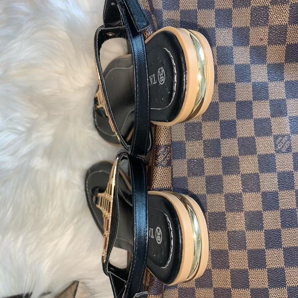 Black and gold sandals size 6.5 - Picture 6 of 8